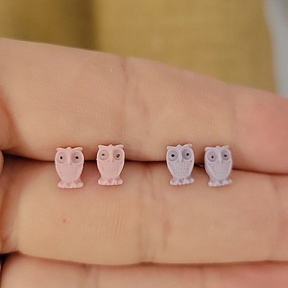 Tiny Owl Stud Earrings, choice of color - Picture 5 of 6
